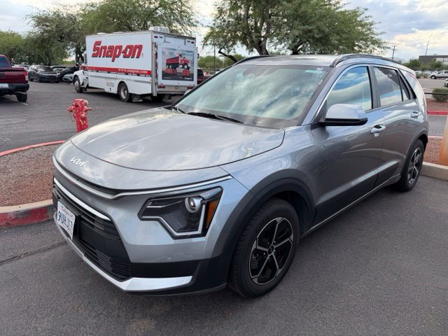 Certified 2025 Kia Niro LX FWD image 2
