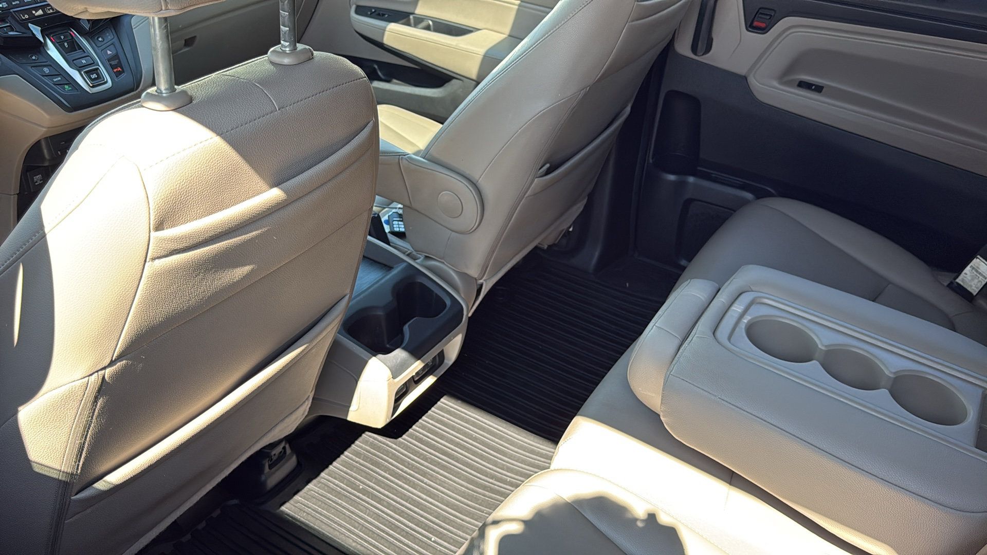 Used 2018 Honda Odyssey Touring image 32