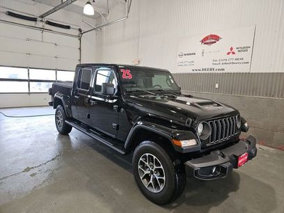 Used 2025 Jeep Gladiator Sport