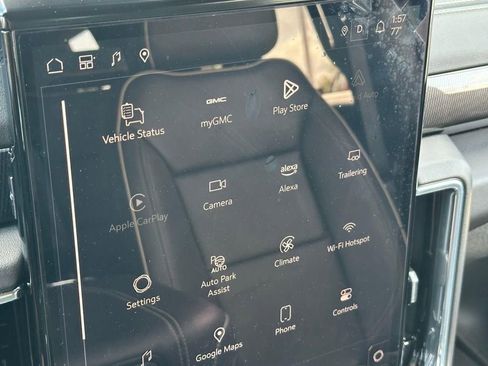 Used 2025 GMC Yukon Elevation image 28