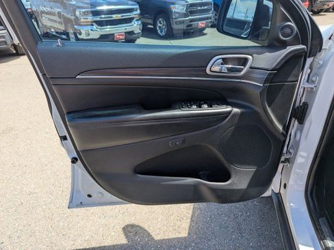 Used 2019 Jeep Grand Cherokee Limited w/ Luxury Group II AWD/4WD image 9