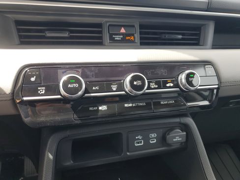 New 2025 Honda Pilot Touring image 27