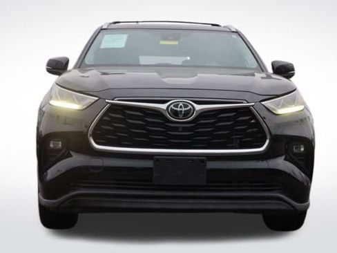 Used 2022 Toyota Highlander Limited image 4