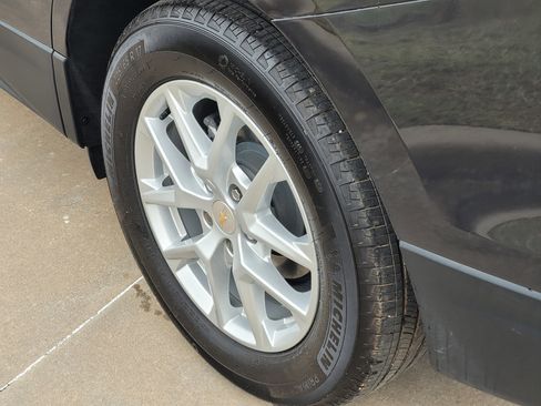 Used 2023 Chevrolet Equinox LT image 7