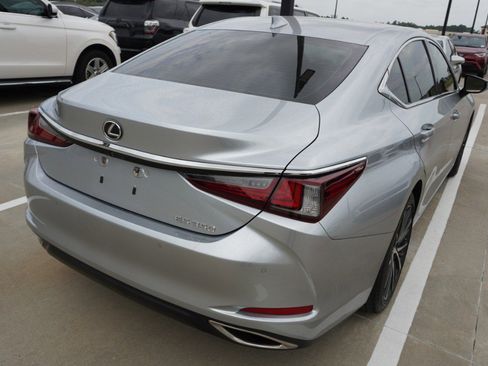 Used 2024 Lexus ES 350 w/ Premium Package FWD image 4