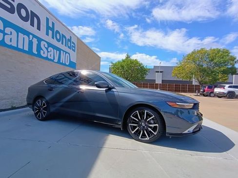 Used 2024 Honda Accord Touring image 9
