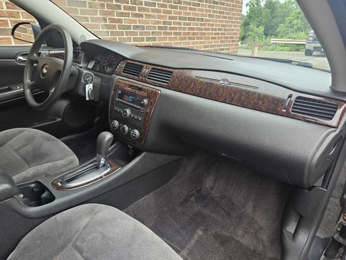 Used 2015 Chevrolet Impala Limited LS FWD image 8