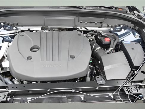 Certified 2026 Volvo XC60 B5 Core w/ Protection Package Premier image 35