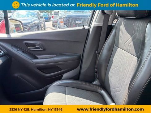 Used 2020 Chevrolet Trax LT w/ Driver Confidence Package AWD/4WD image 25