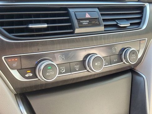 Used 2018 Honda Accord EX image 15