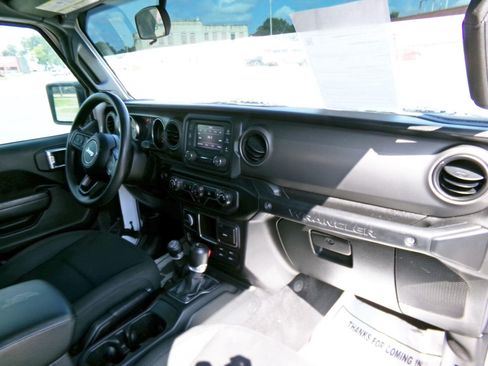 Used 2021 Jeep Wrangler Sport AWD/4WD image 15