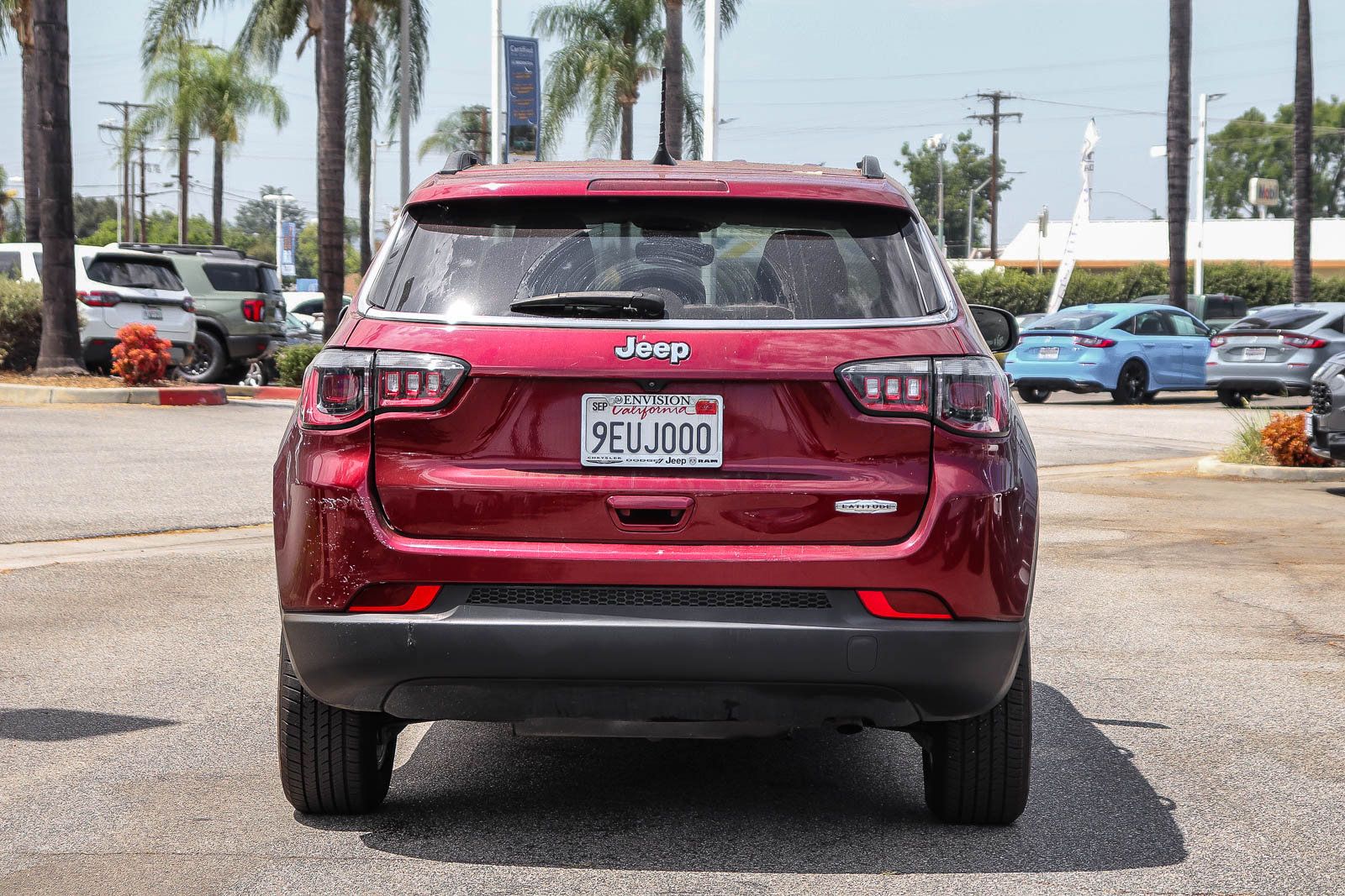 Used 2022 Jeep Compass Latitude FWD image 12