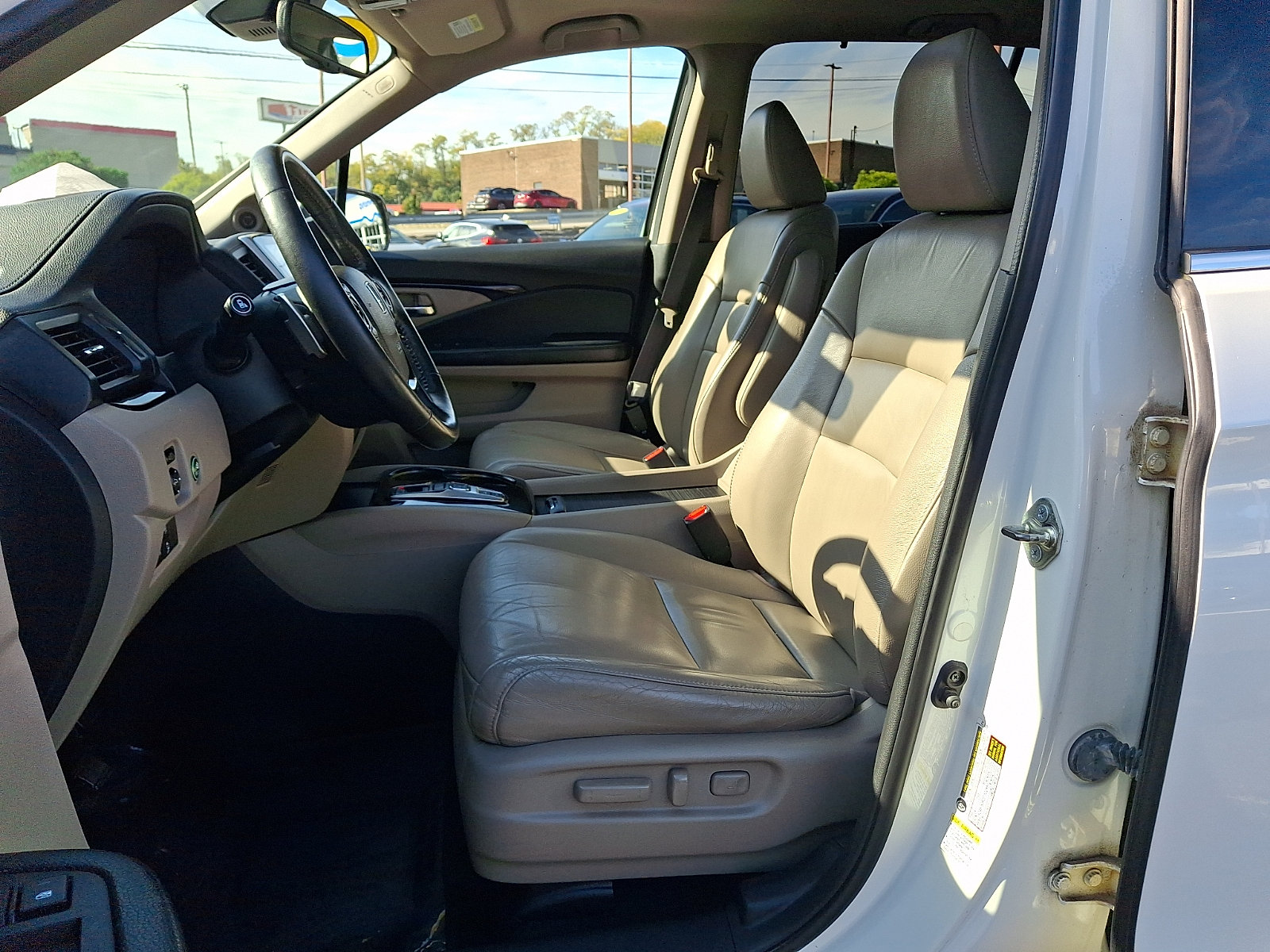 Used 2016 Honda Pilot Touring image 16