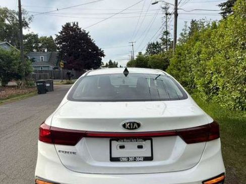 Used 2021 Kia Forte LXS FWD image 4