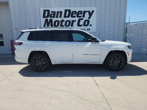 New 2026 Jeep Grand Cherokee L Limited AWD/4WD image 7