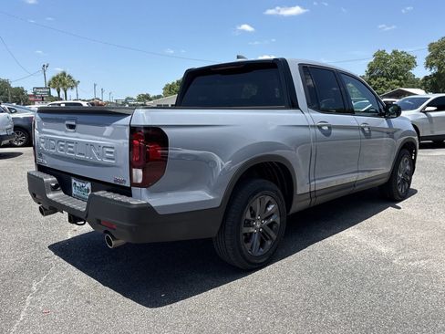 Used 2024 Honda Ridgeline Sport image 5