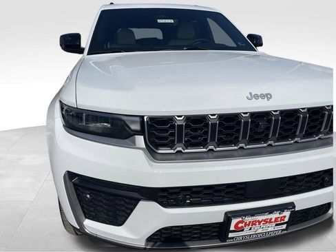 New 2026 Jeep Grand Cherokee L Limited image 24