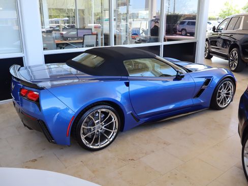 Used 2019 Chevrolet Corvette Grand Sport RWD image 12