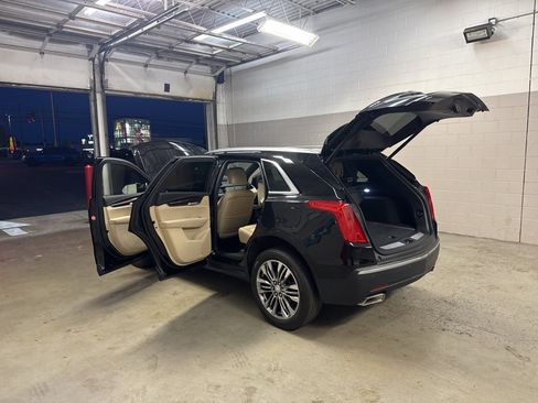 Used 2017 Cadillac XT5 Premium Luxury AWD/4WD image 12