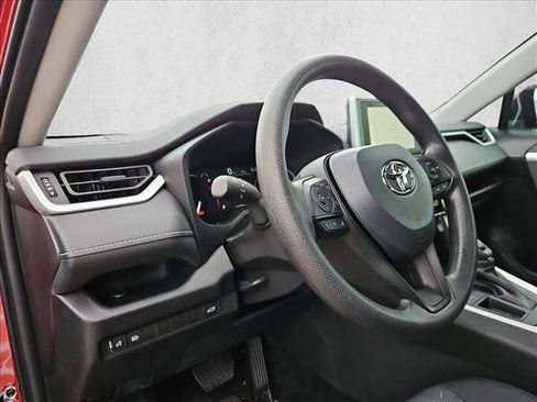 Used 2025 Toyota RAV4 XLE w/ Convenience Package FWD image 10