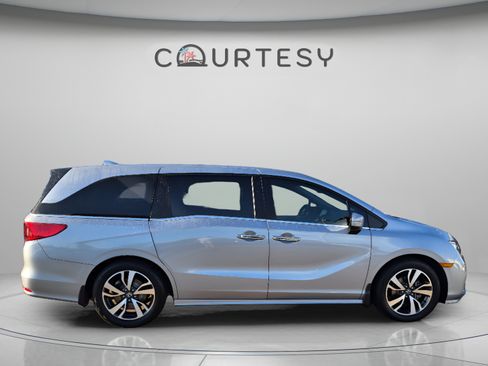 Used 2023 Honda Odyssey Touring image 8