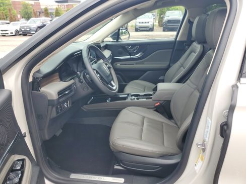 Certified 2024 Lincoln Corsair Reserve w/ Equipment Group 201A AWD/4WD image 12