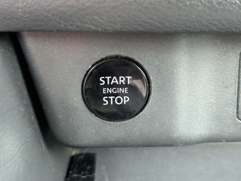 Used 2024 Nissan Rogue S AWD/4WD image 23