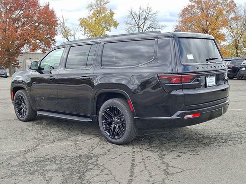 New 2025 Jeep Wagoneer L Series II w/ Premium Group I AWD/4WD image 32
