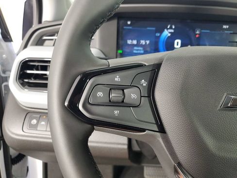 New 2027 Chevrolet Bolt LT w/ Comfort Package FWD image 24
