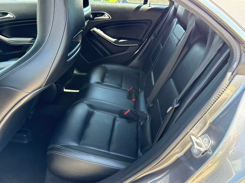 Used 2019 Mercedes-Benz CLA 250 image 38