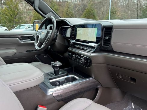 Used 2023 Chevrolet Silverado 1500 LTZ image 15