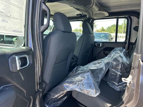 New 2026 Jeep Gladiator Sport AWD/4WD image 30