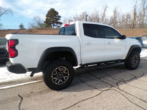 Used 2024 Chevrolet Colorado ZR2 w/ Technology Package image 4