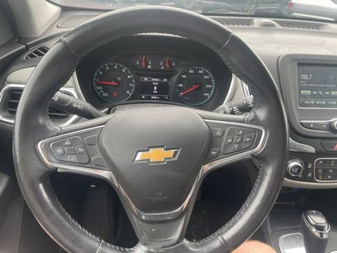 Used 2018 Chevrolet Equinox LT FWD image 19