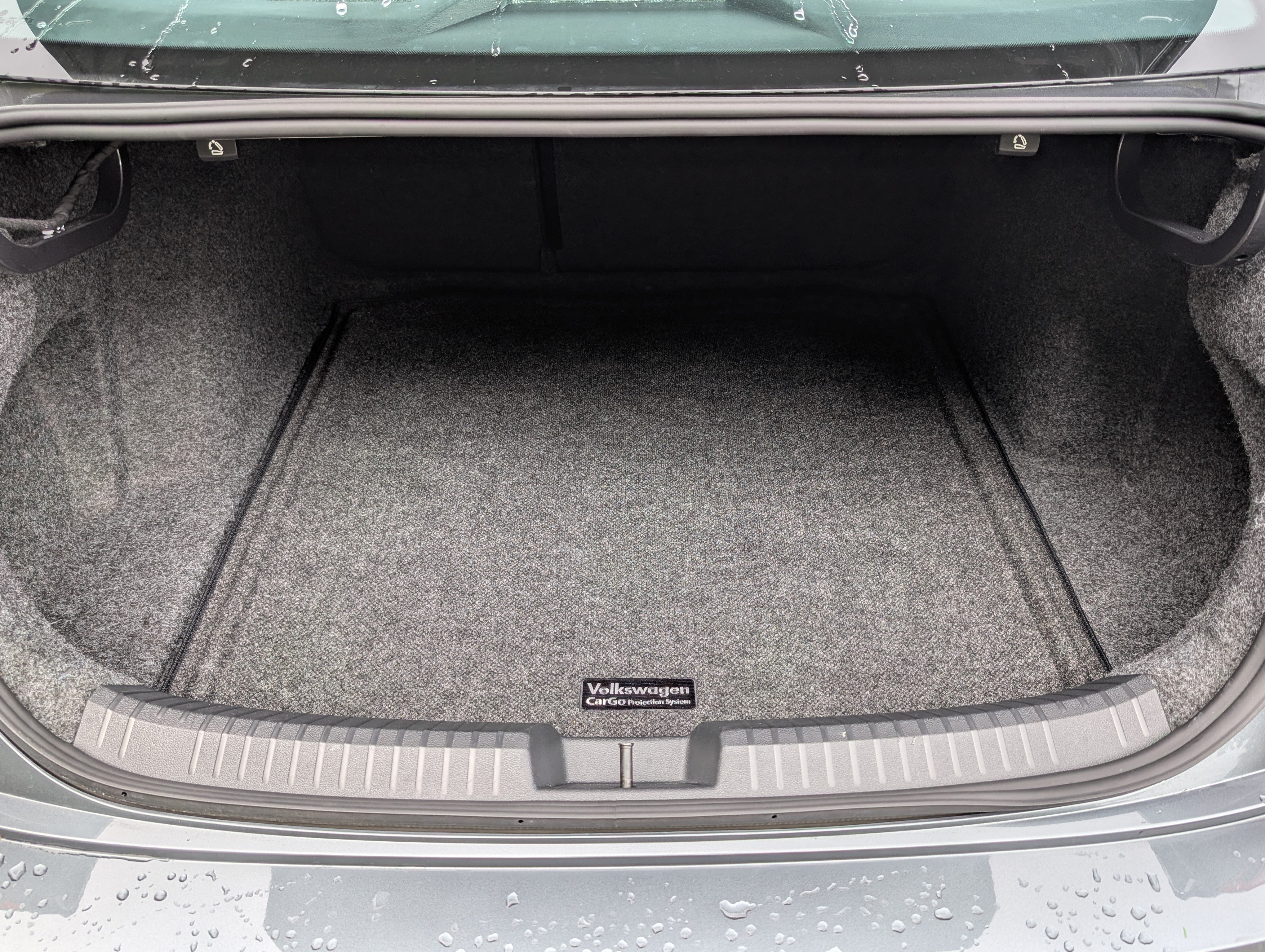 Used 2025 Volkswagen Jetta SE w/ Sunroof Package FWD image 19