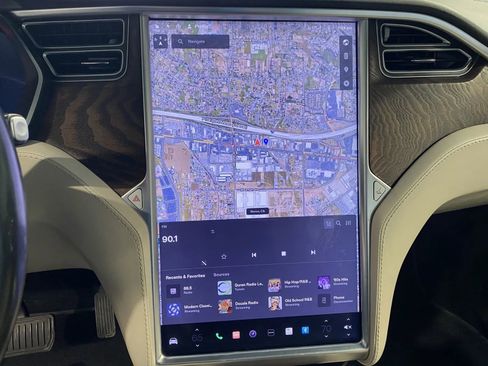 Used 2017 Tesla Model X 75D image 14