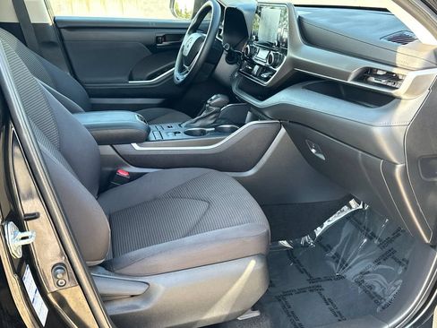 Used 2022 Toyota Highlander L AWD/4WD image 15