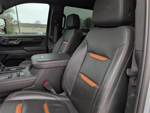Used 2024 GMC Sierra 2500 AT4 w/ AT4 Premium Plus Package image 17