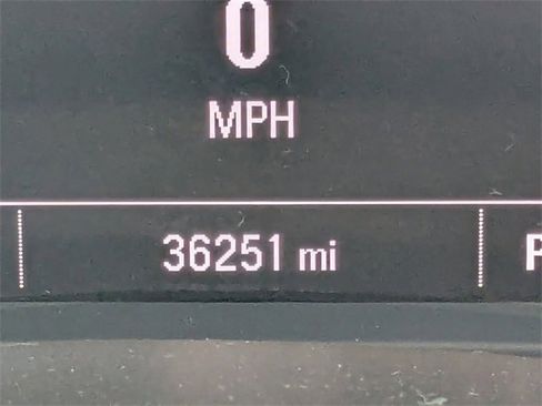 Used 2023 Chevrolet Equinox LS image 29