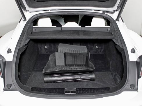 Used 2022 Tesla Model S Plaid image 14