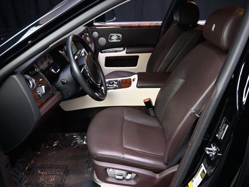 Used 2012 Rolls-Royce Ghost RWD image 57