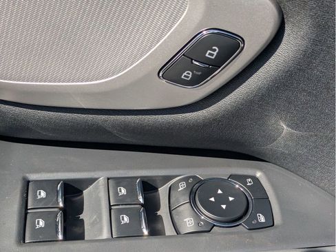 New 2026 Ford Expedition Active image 12