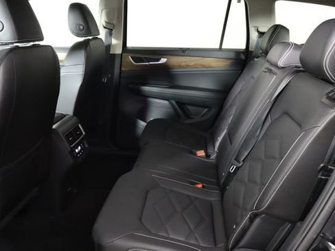 Used 2026 Volkswagen Atlas SE FWD image 15