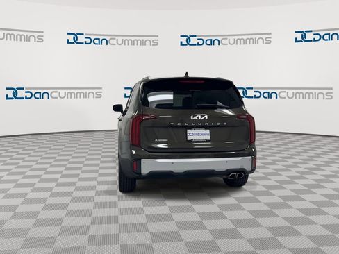 Used 2024 Kia Telluride S FWD image 7