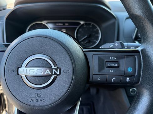 Used 2022 Nissan Rogue SV image 24