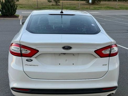 Used 2015 Ford Fusion SE image 9