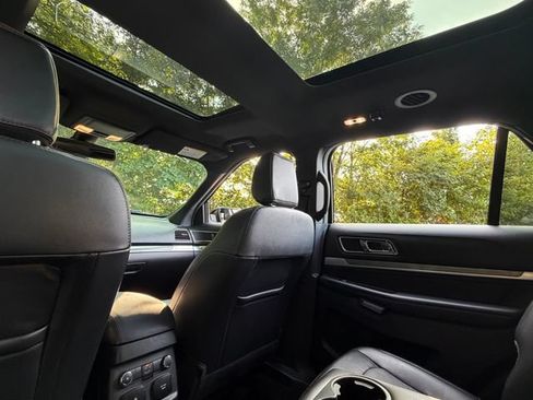 Used 2018 Ford Explorer Sport w/ Equipment Group 401A AWD/4WD image 32
