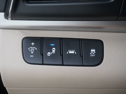 Used 2020 Hyundai Elantra SEL FWD image 21