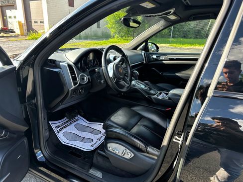 Used 2018 Porsche Cayenne image 15