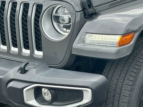 Used 2021 Jeep Wrangler Unlimited Sahara w/ Cold Weather Group AWD/4WD image 10